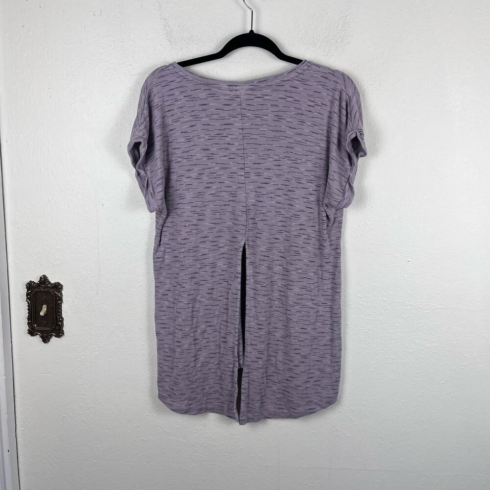 LOGO Lori Goldstein Women's Purple Space Dye Ribbed Split Back Pocket T-shirt M - Picture 7 of 7